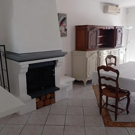 וילה Cailar Le Cailar